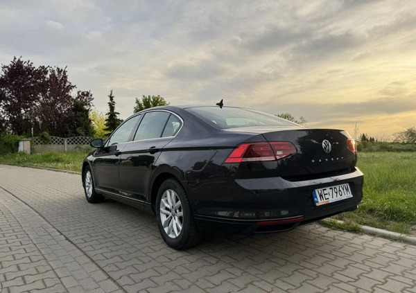 Volkswagen Passat cena 79700 przebieg: 133000, rok produkcji 2020 z Tarnogród małe 781